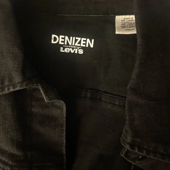 Cropped Levi’s Trucker Black Jean Jacket - Picture 2 of 4